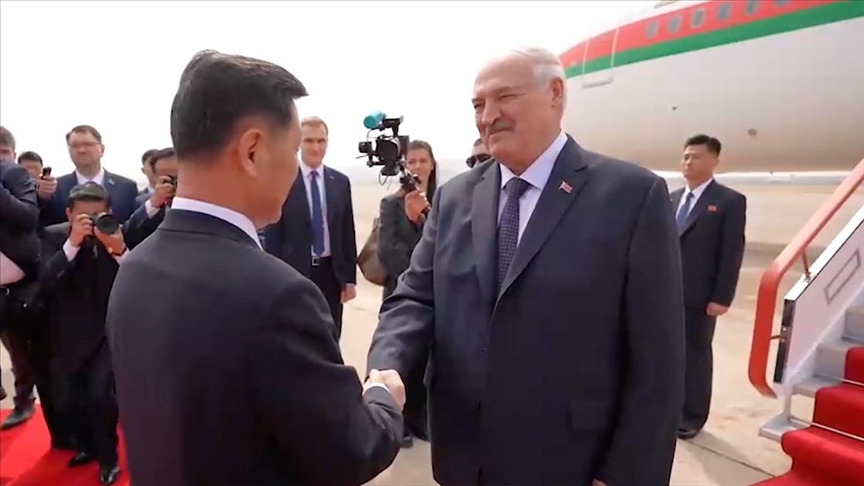 Presidenti bjellorus mbërrin në Korenë e Veriut për vizitën e parë zyrtare