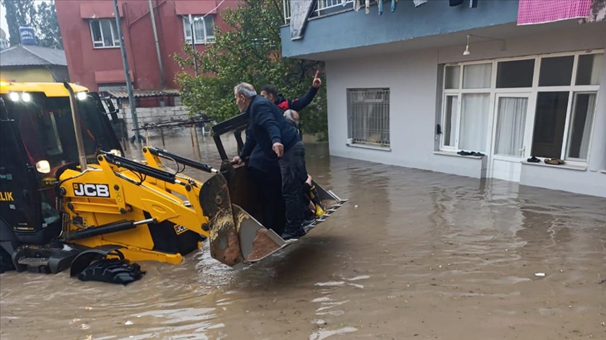 Hatay'da sağanak hayatı olumsuz etkiledi