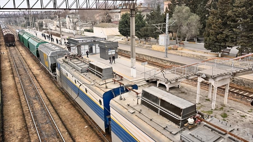 Через территорию Азербайджана в Армению отправили 350 тонн пшеницы