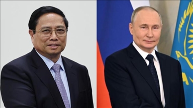 Putin receives Vietnamese prime minister in Kremlin