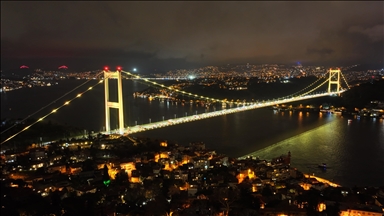 Fatih Sultan Mehmet Köprüsü "endometriozis" farkındalığı için sarıya büründü