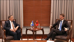 Kryediplomati Hoxha takon ambasadorin e Kosovës në Shqipëri, Durmishi