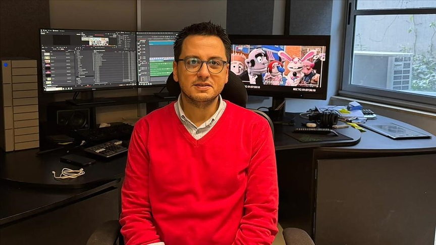 Sanal prodüksiyonla kurulan "Dedektif Reptır: Birlikte Gülelim" görsel dünyasıyla öne çıkıyor