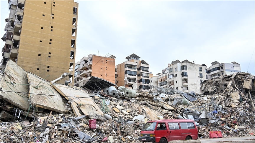 İsrail ordusunun Lübnan'ın güneyini hedef alan saldırılarında 5 kişi öldü