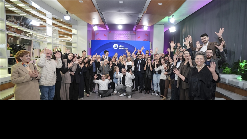 AA'nın "Eller Konuşur" projesi ilgiyle karşılandı