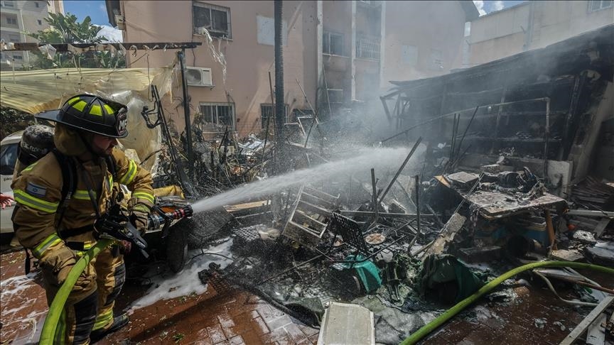 4 مصابين وأضرار مادية في تل أبيب بعد قصف صاروخي إيراني