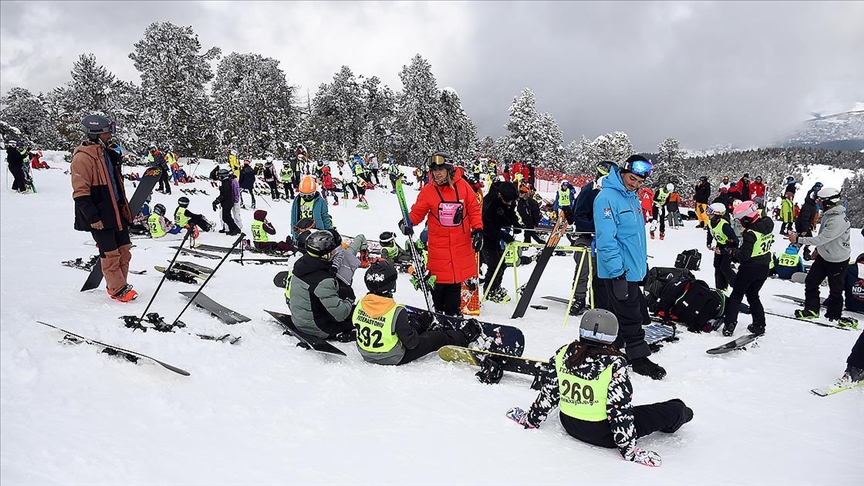 Okul Sporları Alp Disiplini, Snowboard ve Kayaklı Koşu Türkiye Şampiyonası tamamlandı 