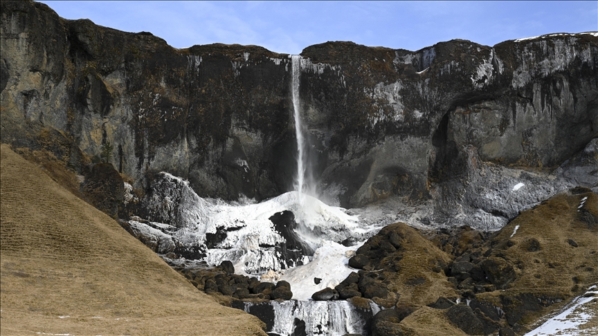 „Земја на огнот и мразот“ - Исланд секоја година пречекува илјадници туристи