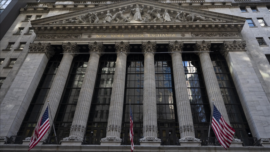 US stocks close higher on ceasefire hopes in Mideast