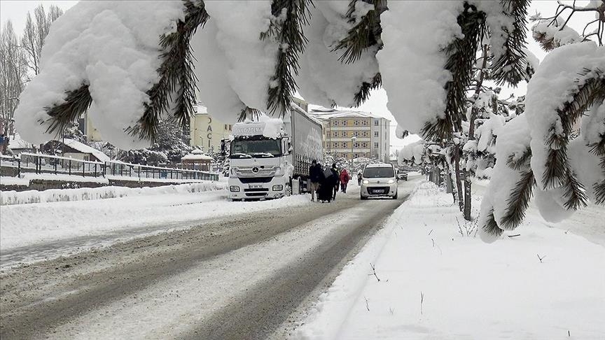 Li Erdexanê li cihên bilind berf û mij veguhestinê asteng dike