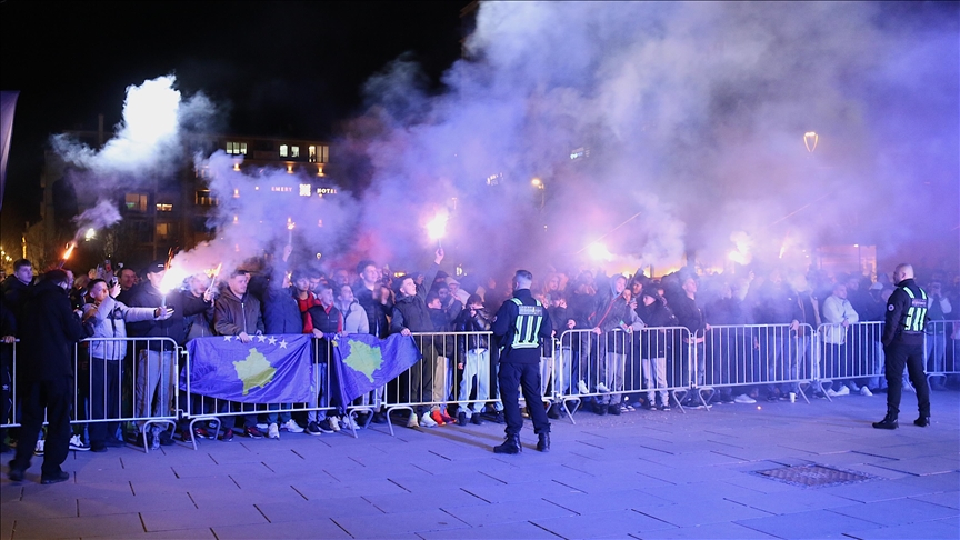 Atmosferë e zjarrtë në Prishtinë dhe Tiranë  qytetarët ndjekin ndeshjet e Kosovës dhe Shqipërisë