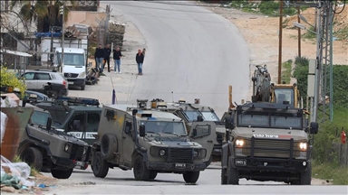 Un jeune Palestinien tué et trois membres de sa famille grièvement blessés lors d’une attaque des occupants israéliens