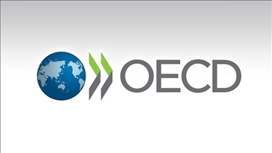 OECD, küresel ekonomiye ilişkin 2026 büyüme tahminini korurken 2027 için düşürdü