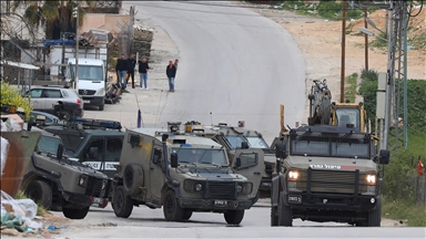 Palestinian youth killed, his 3 family members seriously injured in Israeli occupiers' attack