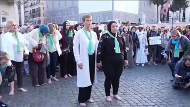 Zajednički poziv na mir: Izraelske i palestinske majke bosonoge marširale u Rimu