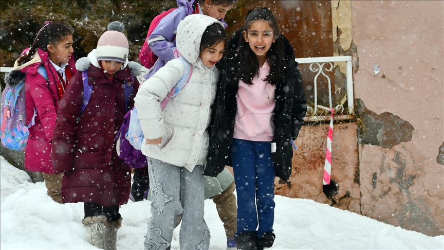 Li Qersê di biharê da jî berf heye