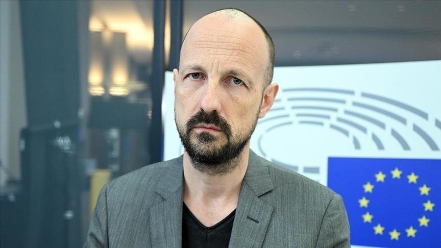 L'eurodéputé Marc Botenga dénonce une « sélectivité » de l'UE dans les condamnations internationales