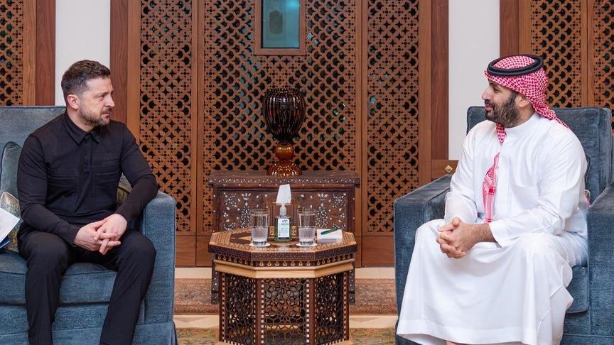 ولي عهد السعودية ورئيس أوكرانيا يبحثان تطورات التصعيد في المنطقة
