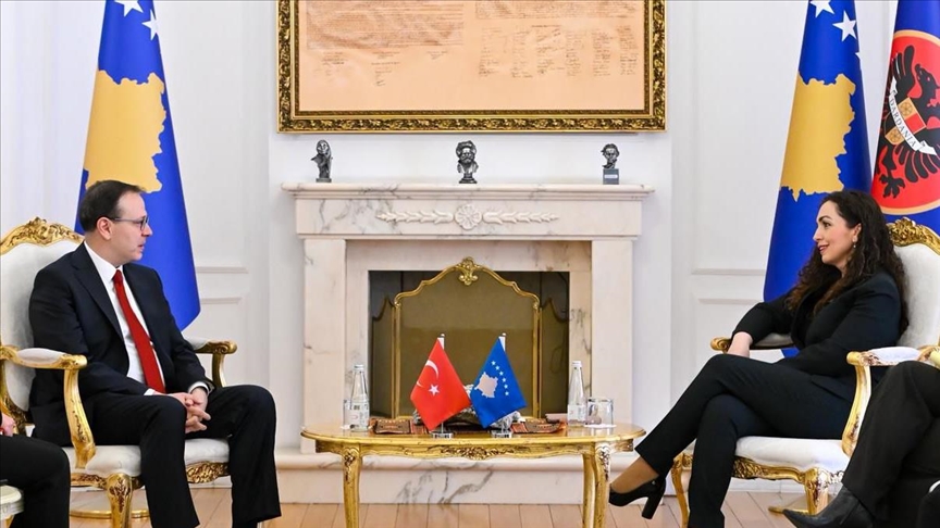 Presidentja Osmani priti në takim ambasadorin e Turqisë në Kosovë, Angili