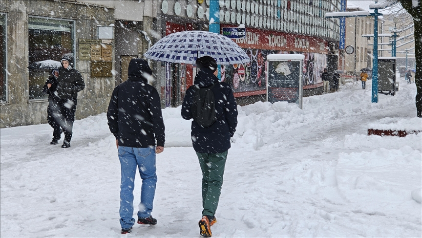 Reshjet e borës godasin pjesën veriperëndimore të Bosnjë e Hercegovinës