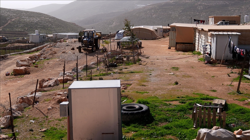 Israeli occupiers attack Bedouin community in West Bank's south of Hebron