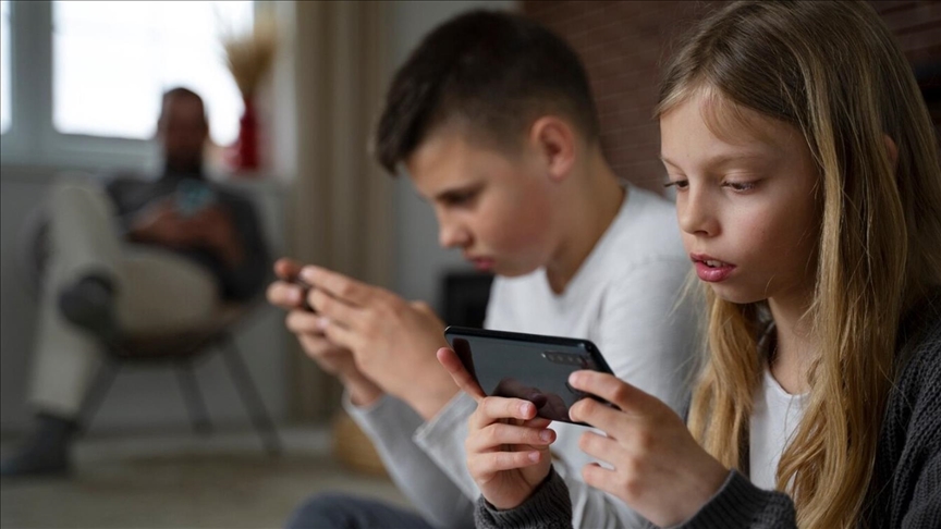 В России предложили запретить соцсети детям до 14 лет