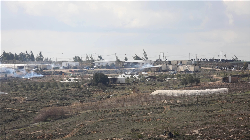 الشرطة الفلسطينية تتعامل مع 39 شظية صاروخية سقطت بالضفة