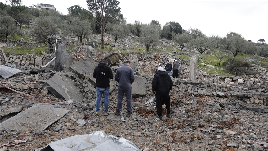 11 killed, 18 injured in Israeli airstrikes on southern, eastern Lebanon