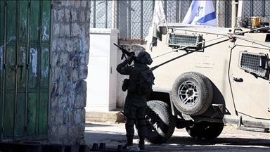 5 Palestinians injured in Israeli army fire, occupiers' attacks across West Bank