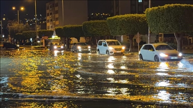 Hatay'da sağanak hayatı olumsuz etkiledi