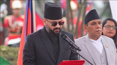 Nepal'de erken genel seçimleri kazanan 35 yaşındaki "Balen" yemin ederek başbakan oldu