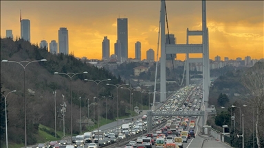 İstanbul'da akşam saatlerinde trafik yoğunluğu yüzde 76'ya çıktı