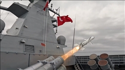 Gemisavar füzesi ATMACA, kara hedefini tam isabetle vurdu