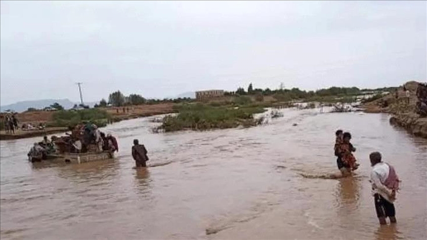 اليمن.. تضرر 1370 أسرة نازحة جراء الأمطار والعواصف في الجوف