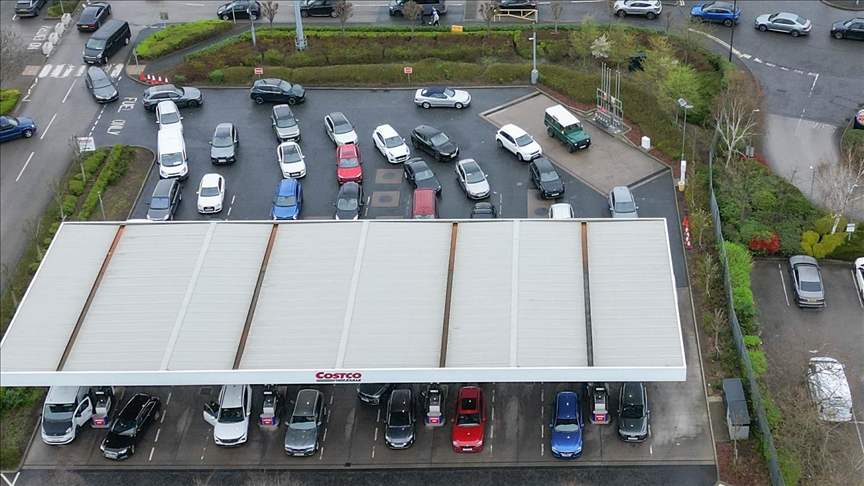 Mungesa të karburantit dhe radhë të gjata godasin qytetin Derby në Mbretërinë e Bashkuar