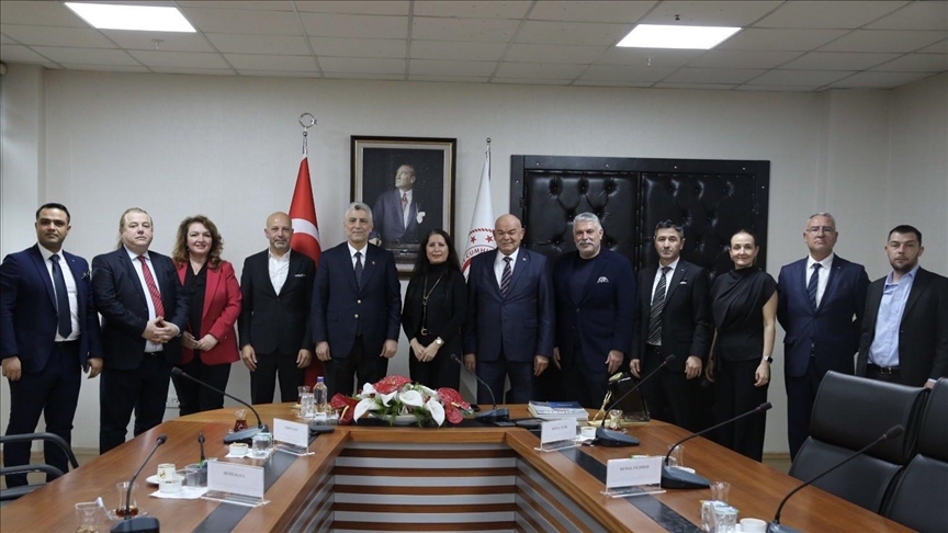 Bakan Bolat, Tesisat ve İnşaat Malzemecileri Derneği yönetimini kabul etti