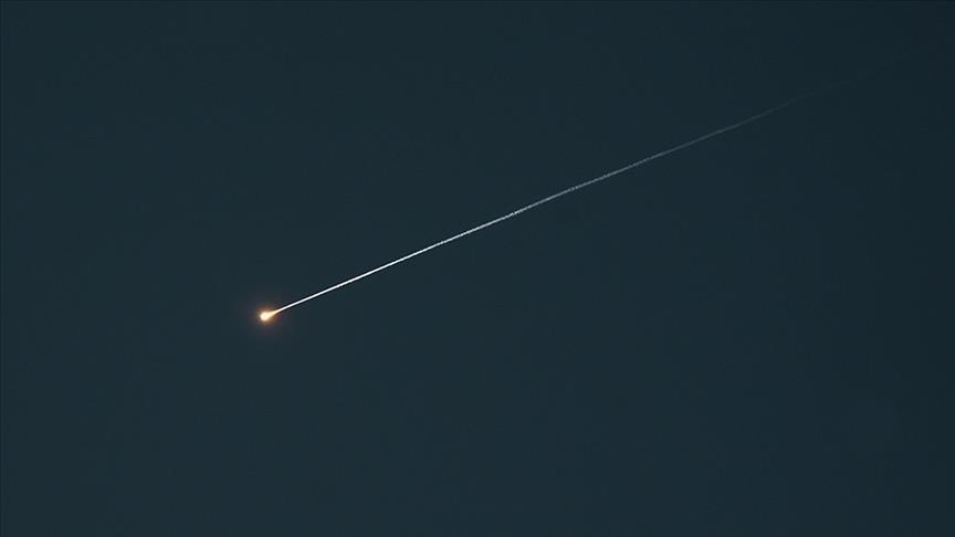 В ОАЭ сообщили о работе cистем ПВО с целью отражения ракетных и дроновых атак