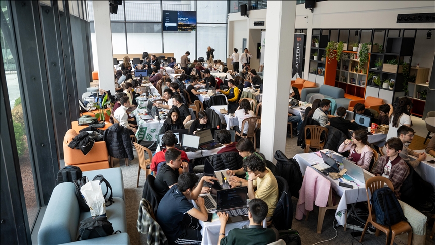 Gençleri uzayla buluşturan "TUA Astro Hackathon" 37 şehirde başladı