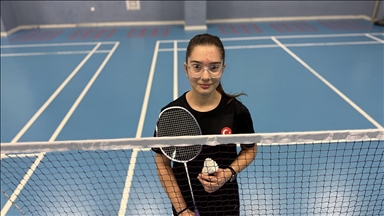 Milli badmintoncu Beril'in hedefi Avrupa'da kürsü