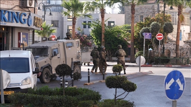 الجيش الإسرائيلي يعتقل فتى فلسطينيًا بعد التنكيل به في الضفة