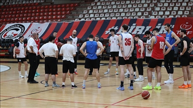 Gaziantep Basketbol'da hedef yeniden liderlik koltuğuna oturmak