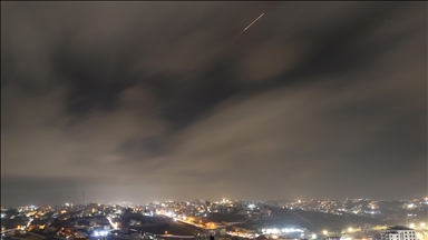 دوي إنذارات وانفجارات بإيلات ووادي عربة جراء صواريخ إيرانية 