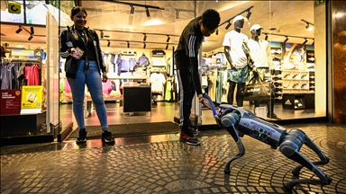 Karakasi vendos qen robotikë me inteligjencë artificiale për patrullime urbane