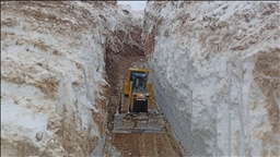 Ji ber berfê li Hekariyê hin rê hatin girtin