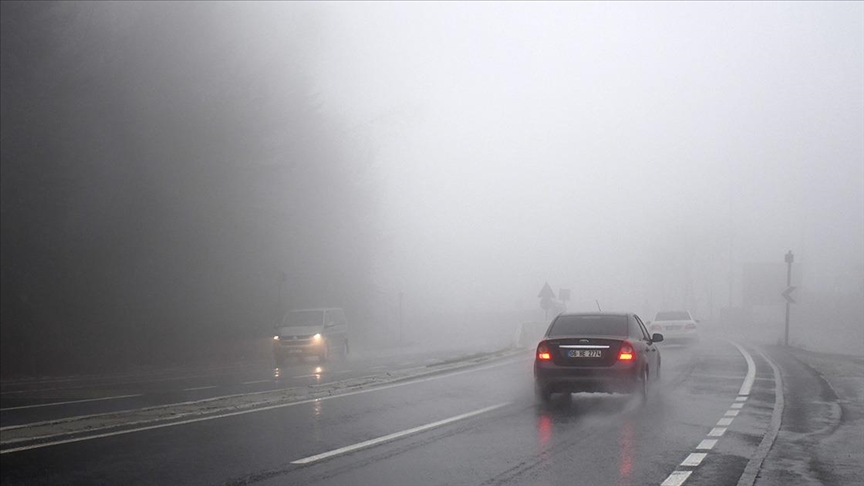 D-100 kara yolunda sis etkisi polis uyarıları