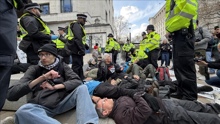 Policia britanike arreston protestues gjatë një demonstrate pro-Palestinës në Londër