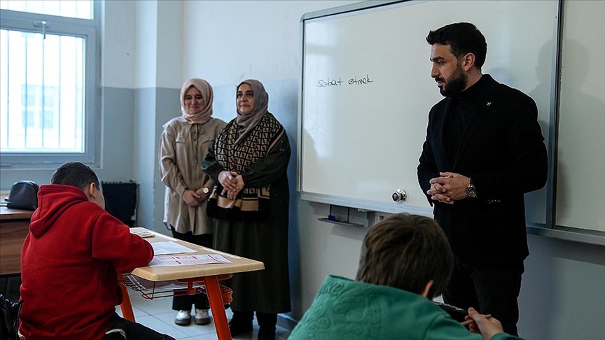 TÜGVA'nın "Kitap Kurdu" yarışmasında 358 bin 485 öğrenci sınava girdi