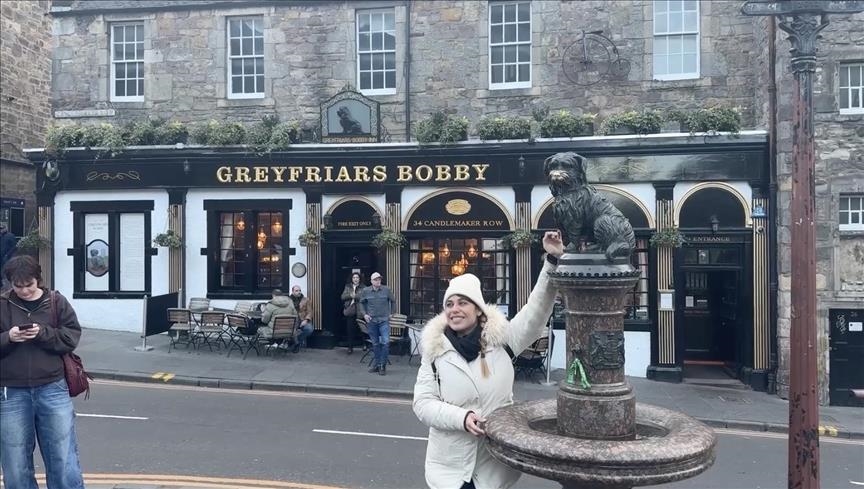 Statuja e Greyfriars Bobby  simboli i besnikërisë së një qeni ndaj pronarit që nuk harrohet