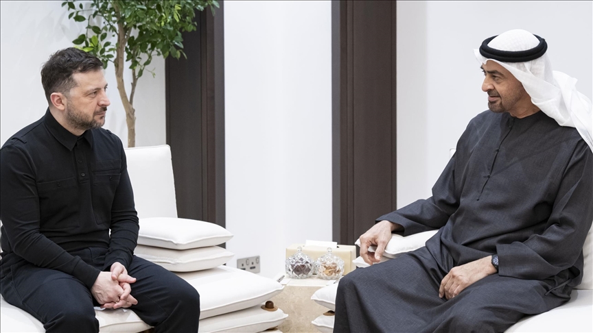 رئيسا الإمارات وأوكرانيا يبحثان تداعيات التصعيد العسكري بالمنطقة