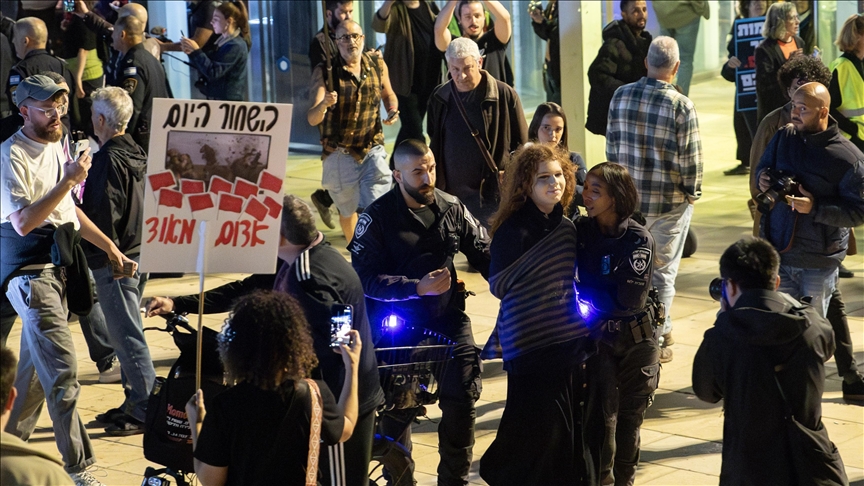 إسرائيل.. المئات يتظاهرون بتل أبيب وعدة مدن رفضا للحرب على إيران